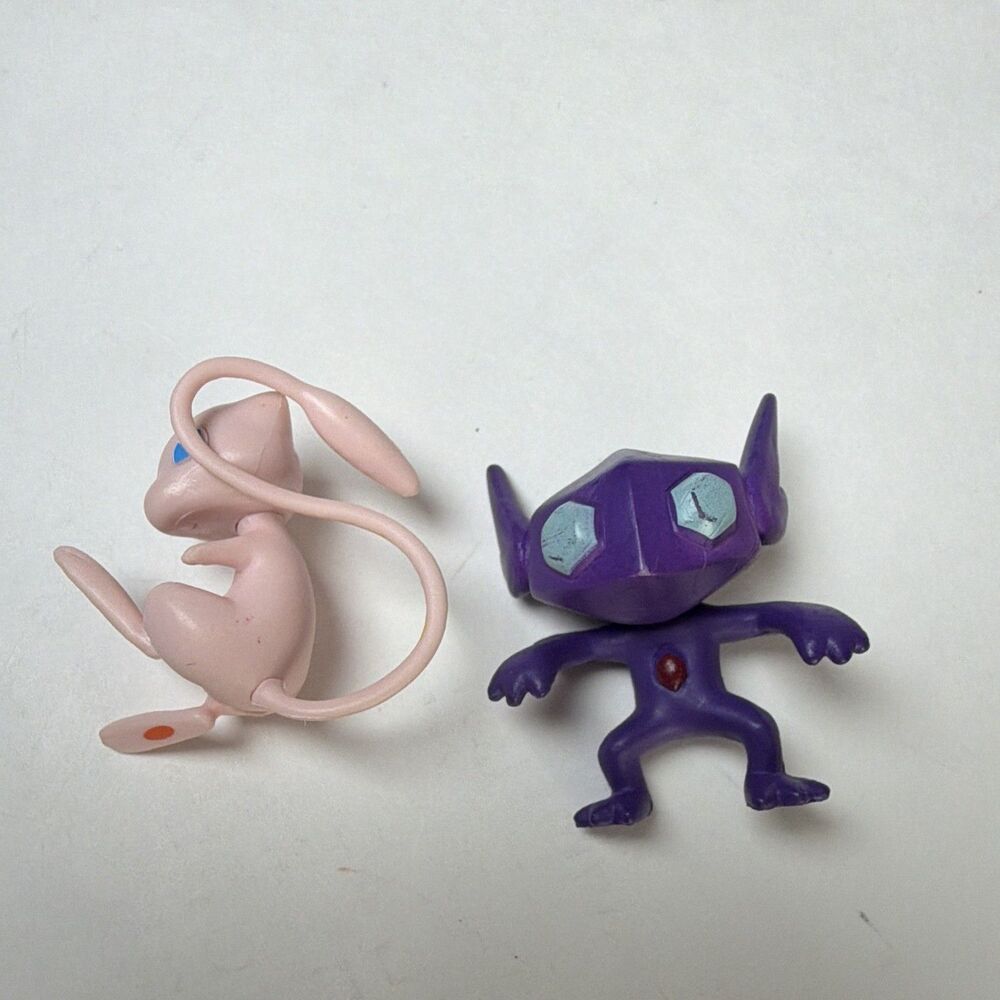 TOMY Pokémon Mew & Sableye 2pc Small Plastic Figure Set Pink/Purple